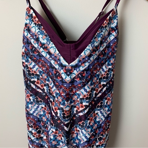 [Athleta] Women's Floral Geometric Ruched Built In Bra Sleeveless Tank Top - Picture 2 of 8